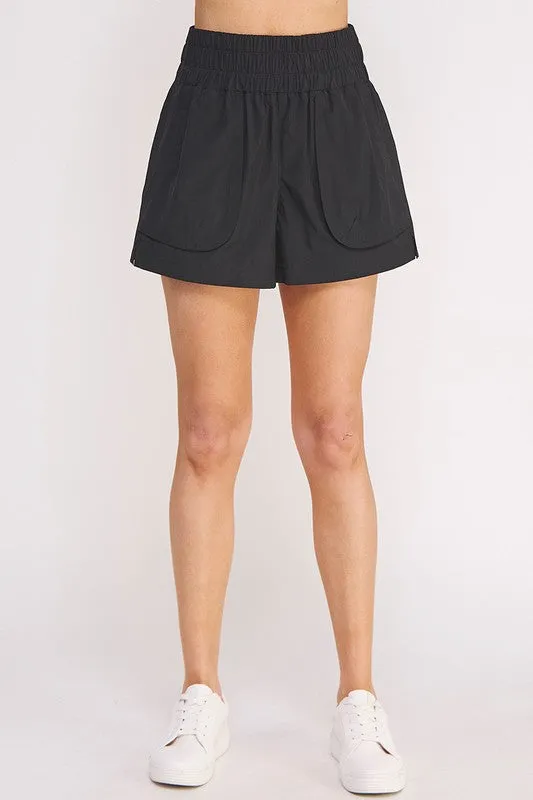 LAILA CURVE everyday shorts