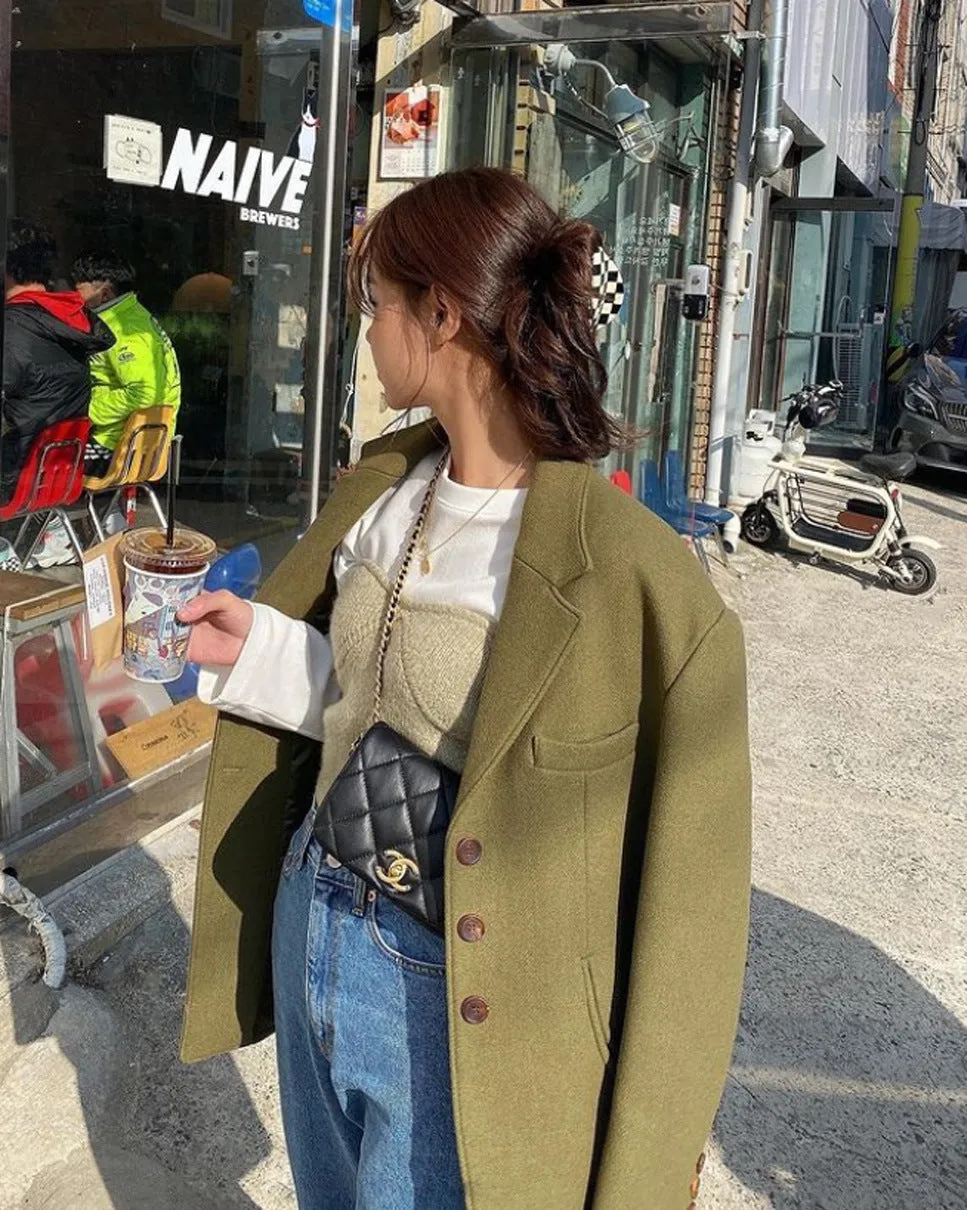 Lapeled single-breasted loose woolen jacket