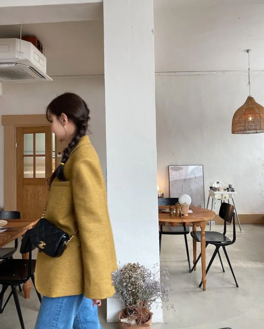 Lapeled single-breasted loose woolen jacket