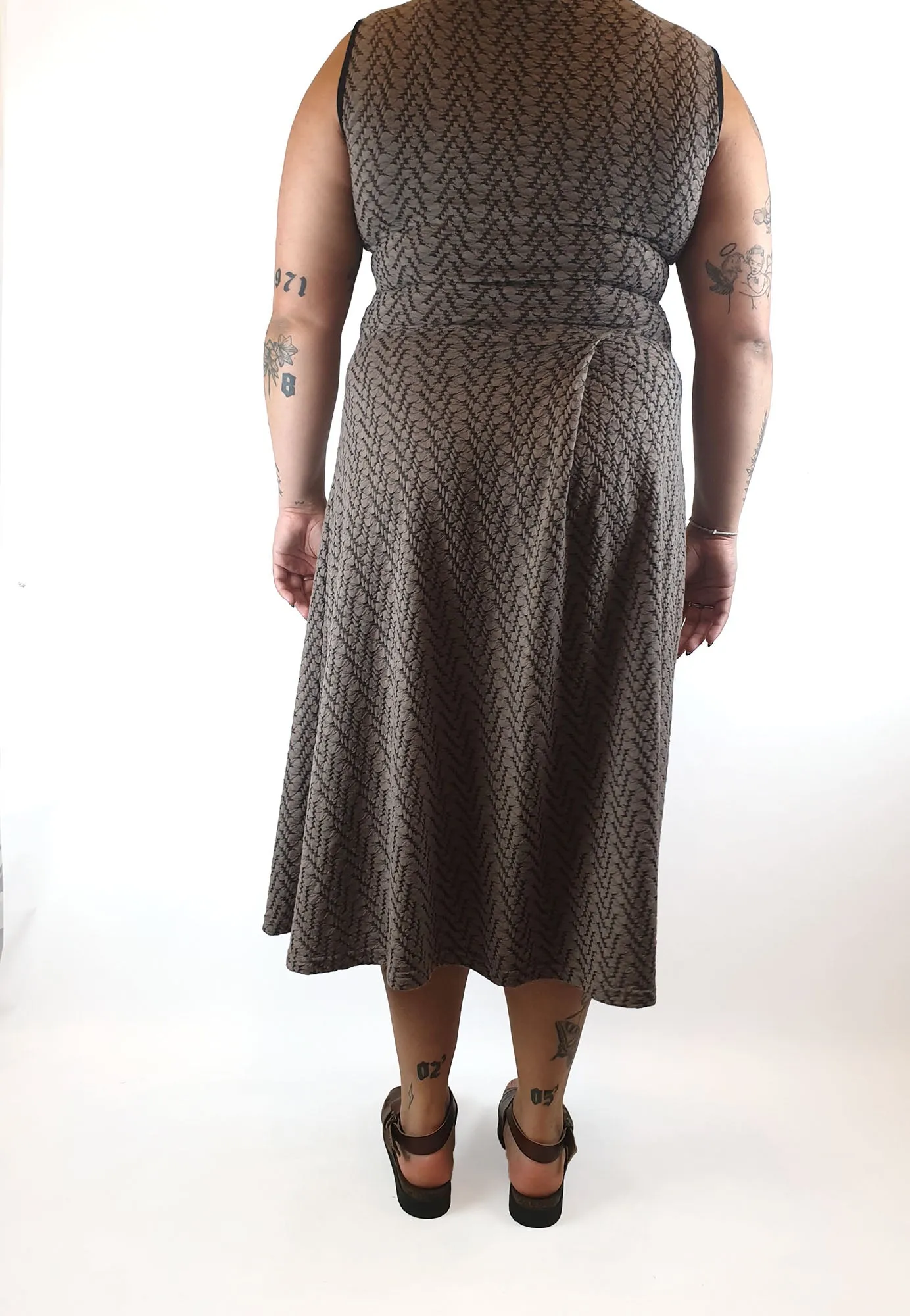Maiocchi textured brown sleeveless maxi dress size 16