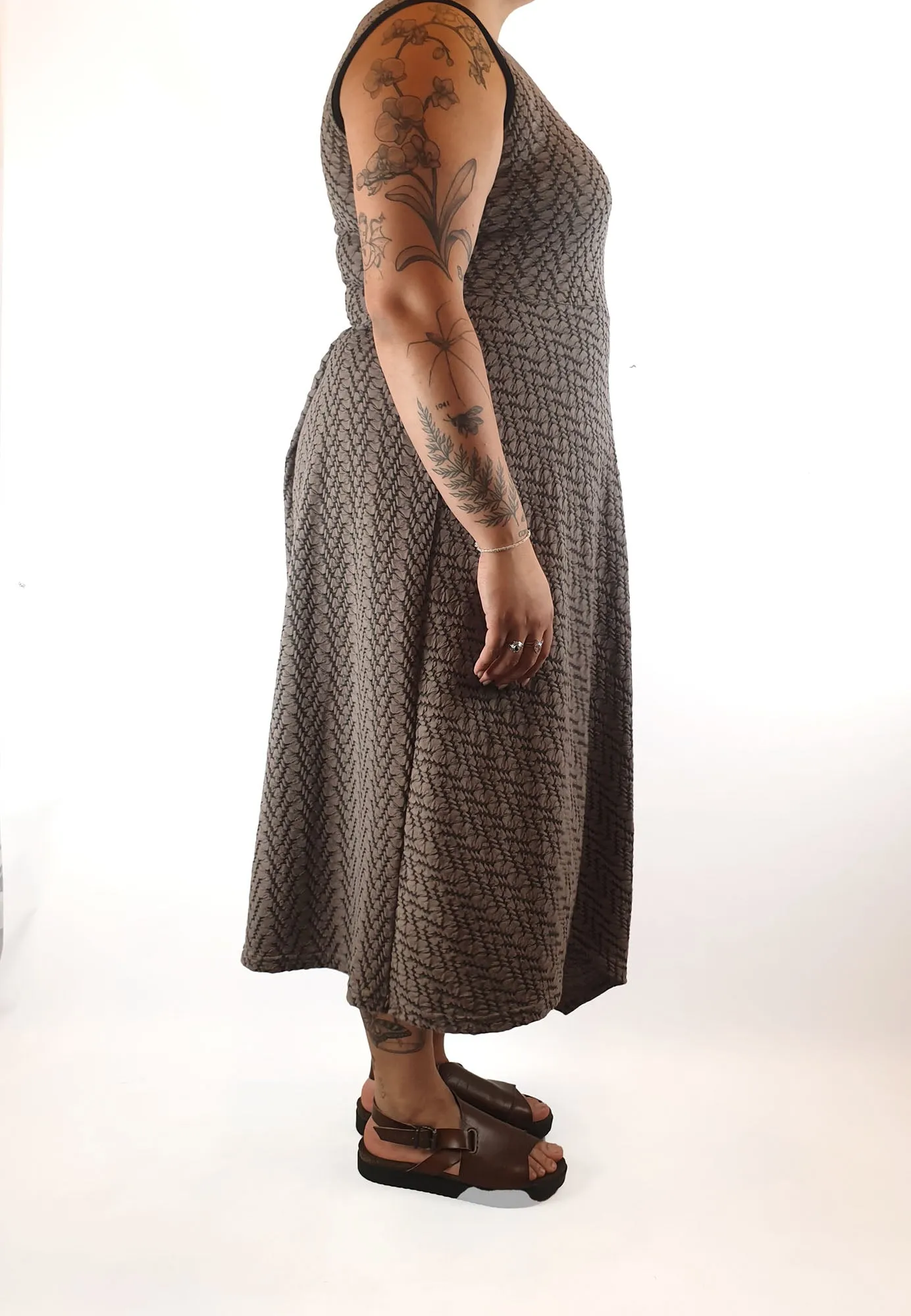 Maiocchi textured brown sleeveless maxi dress size 16