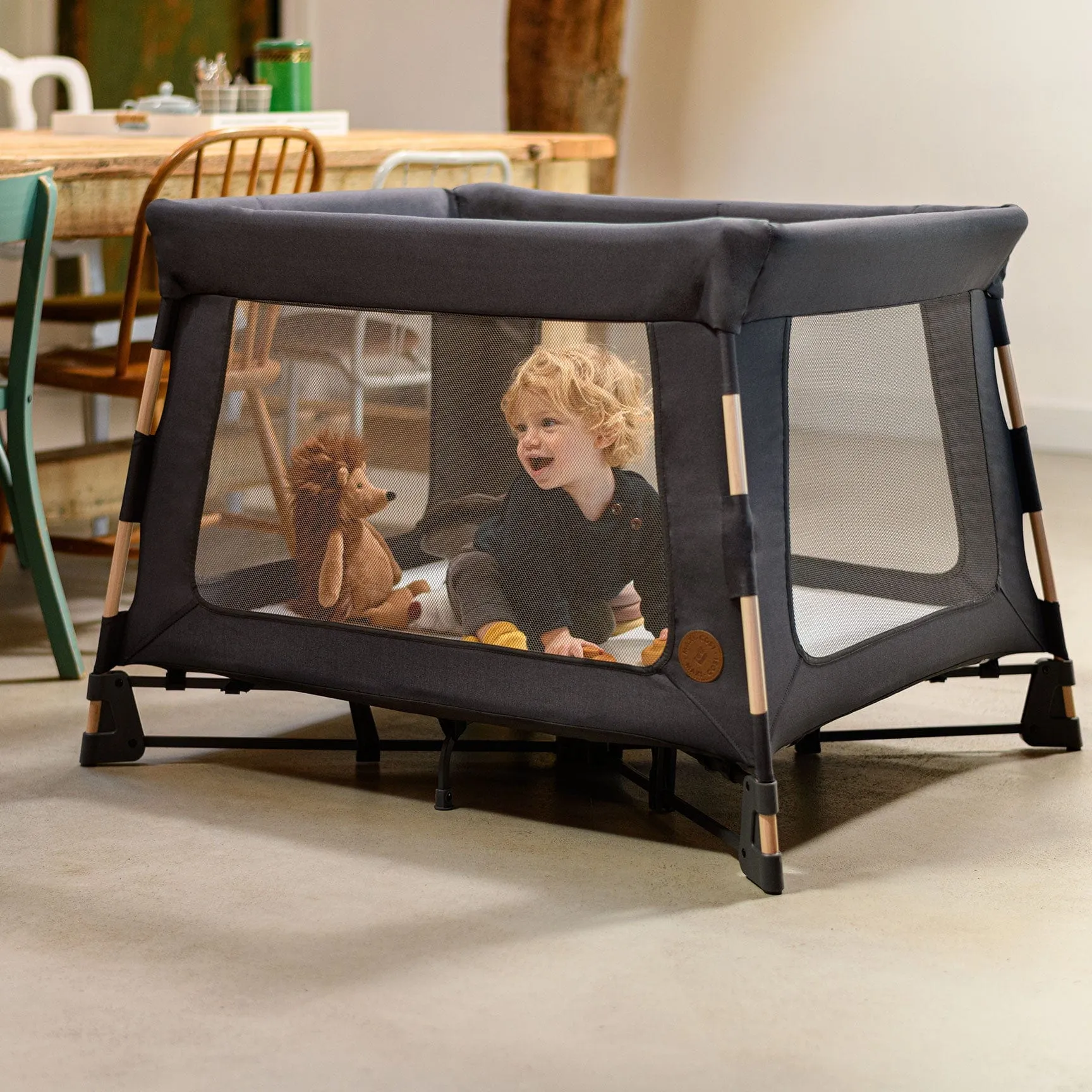 Maxi-Cosi Swift Playard in Beyond Graphite