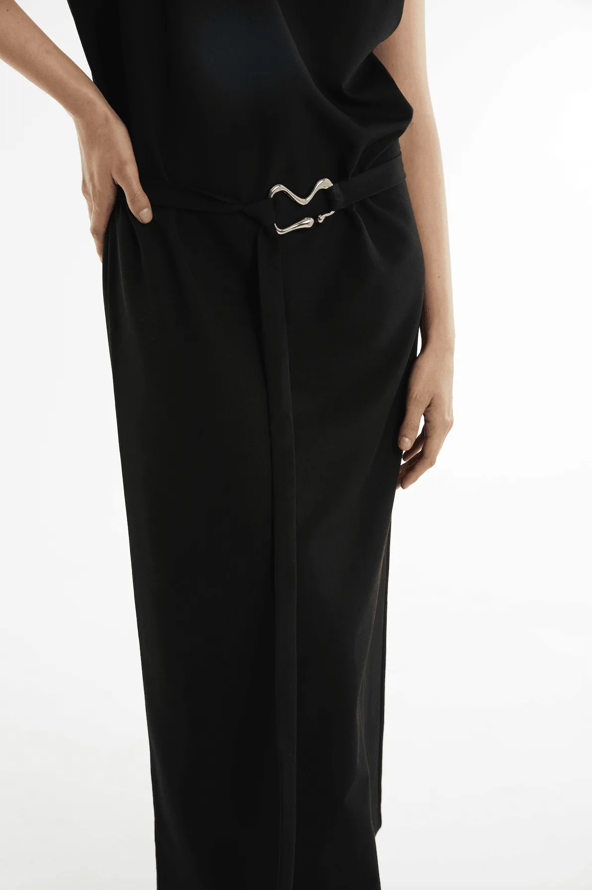 PARADIGM BELTED MAXI DRESS | BLACK