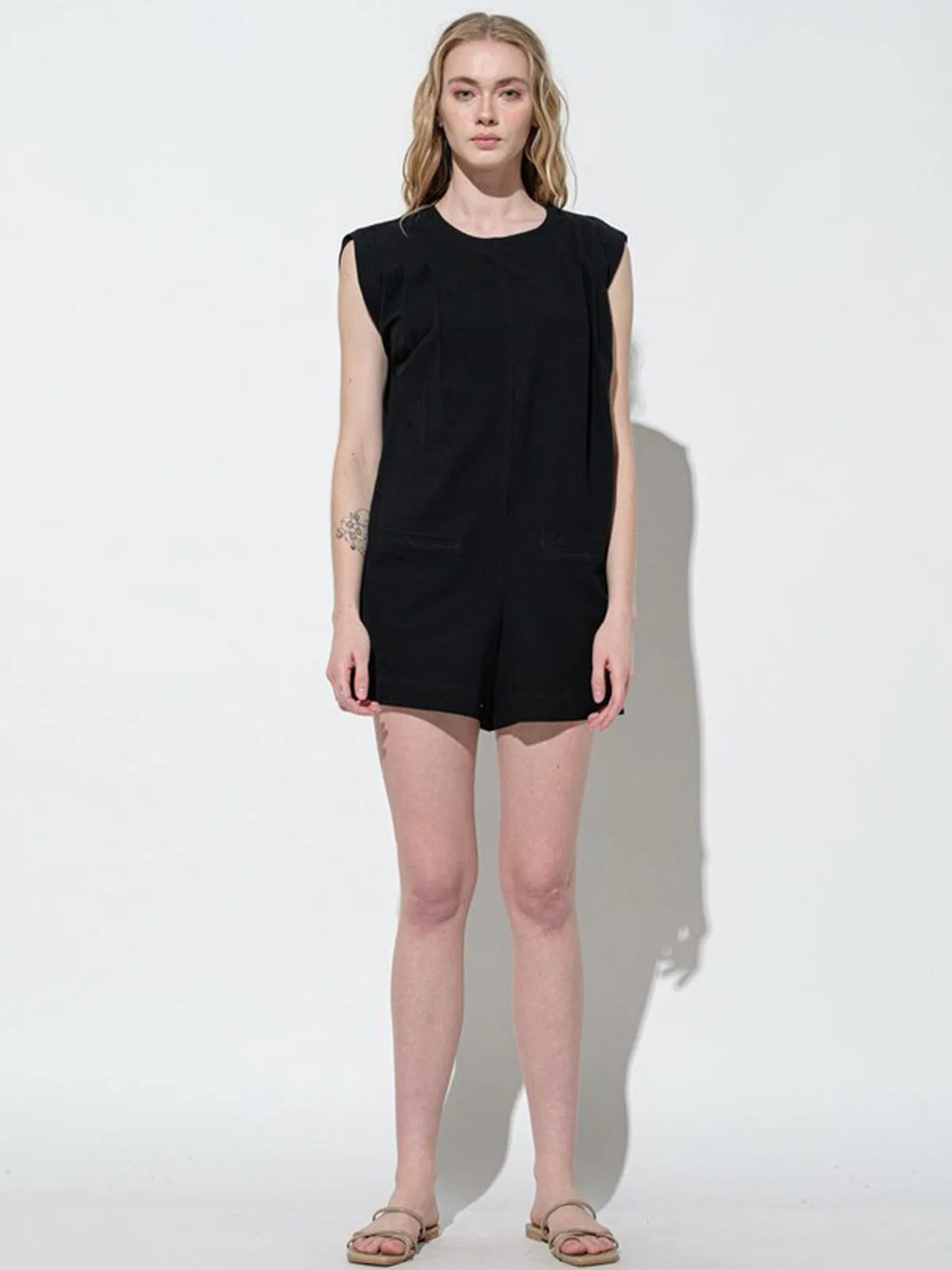 WOMEN'S SLEEVELESS OPEN BACK POCKETS ROMPER