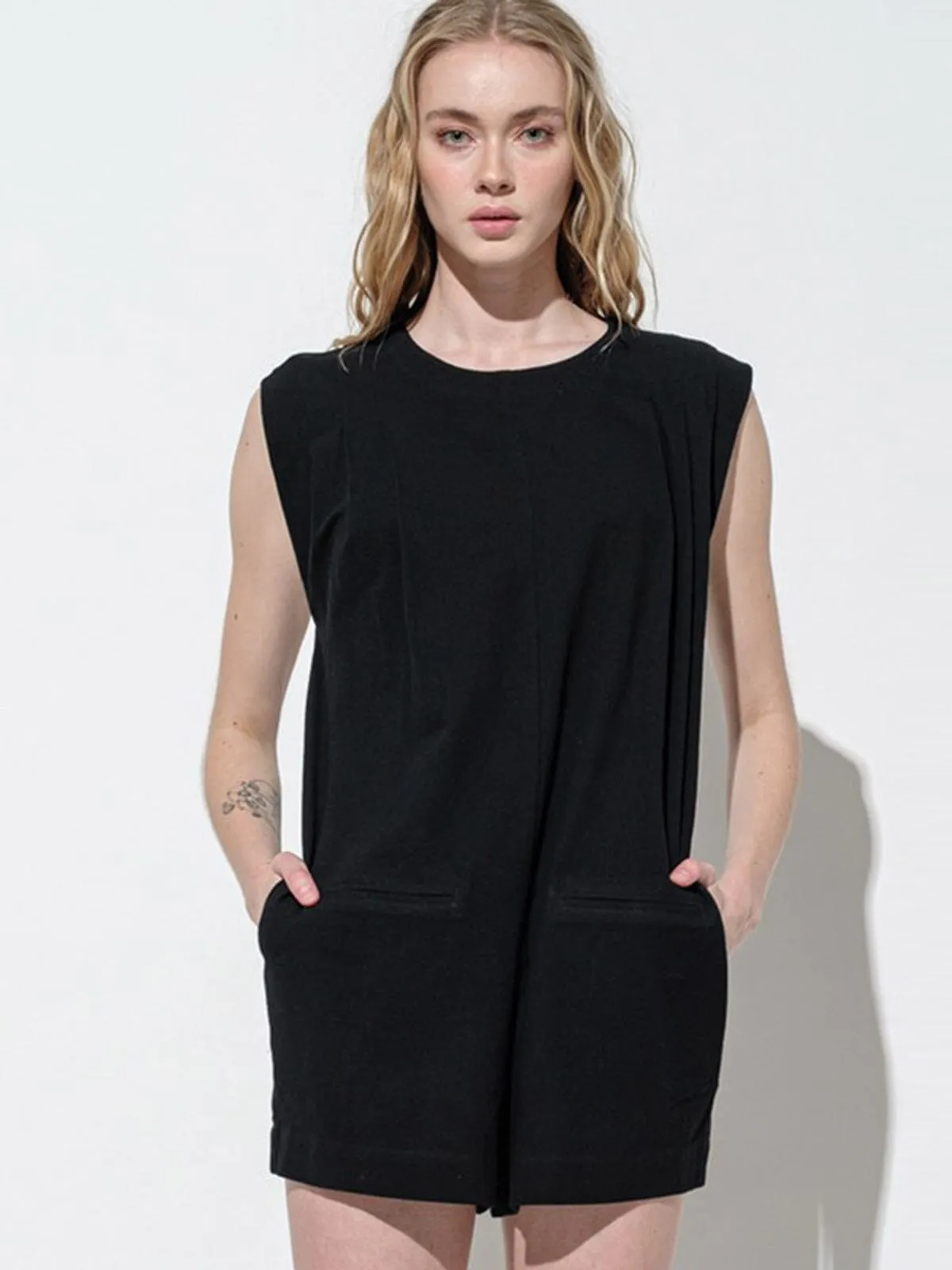 WOMEN'S SLEEVELESS OPEN BACK POCKETS ROMPER