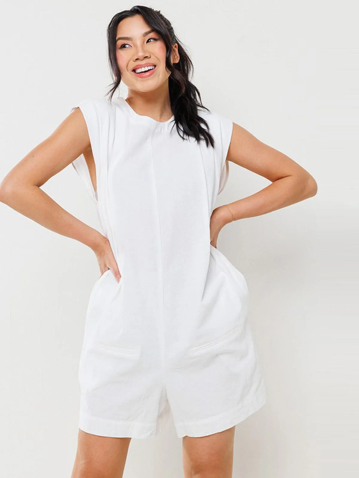 WOMEN'S SLEEVELESS OPEN BACK POCKETS ROMPER